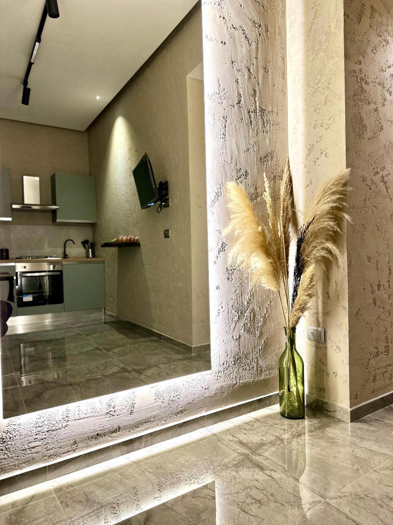 נאפולי Falco Boutique Home With Jacuzzi מראה חיצוני תמונה