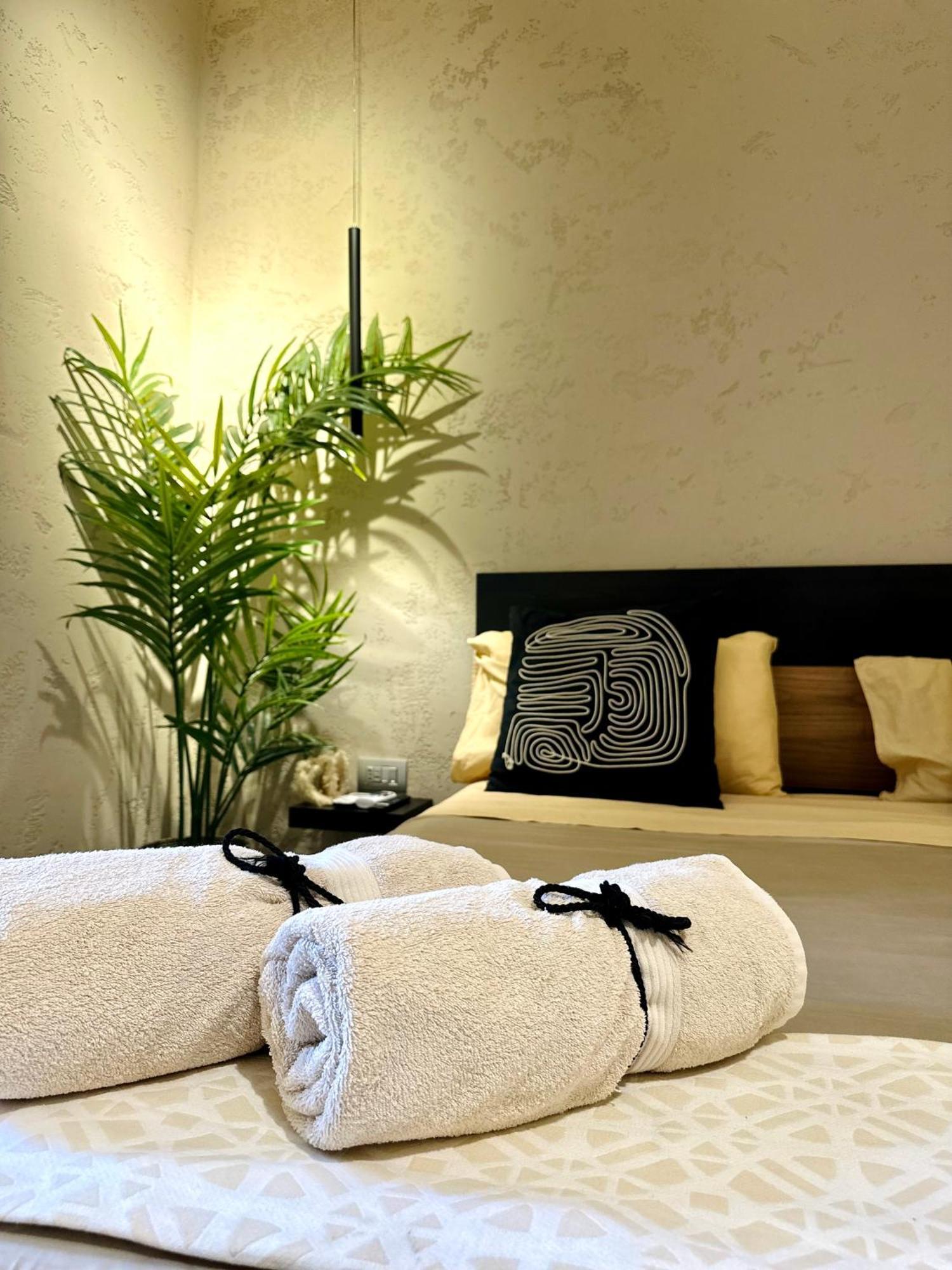 נאפולי Falco Boutique Home With Jacuzzi מראה חיצוני תמונה